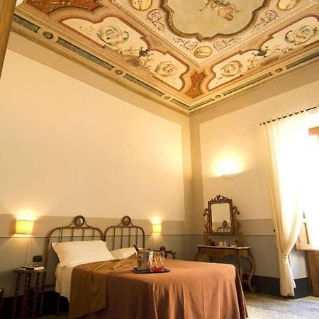 Hotel Palazzo D'Erchia Conversano Exterior photo