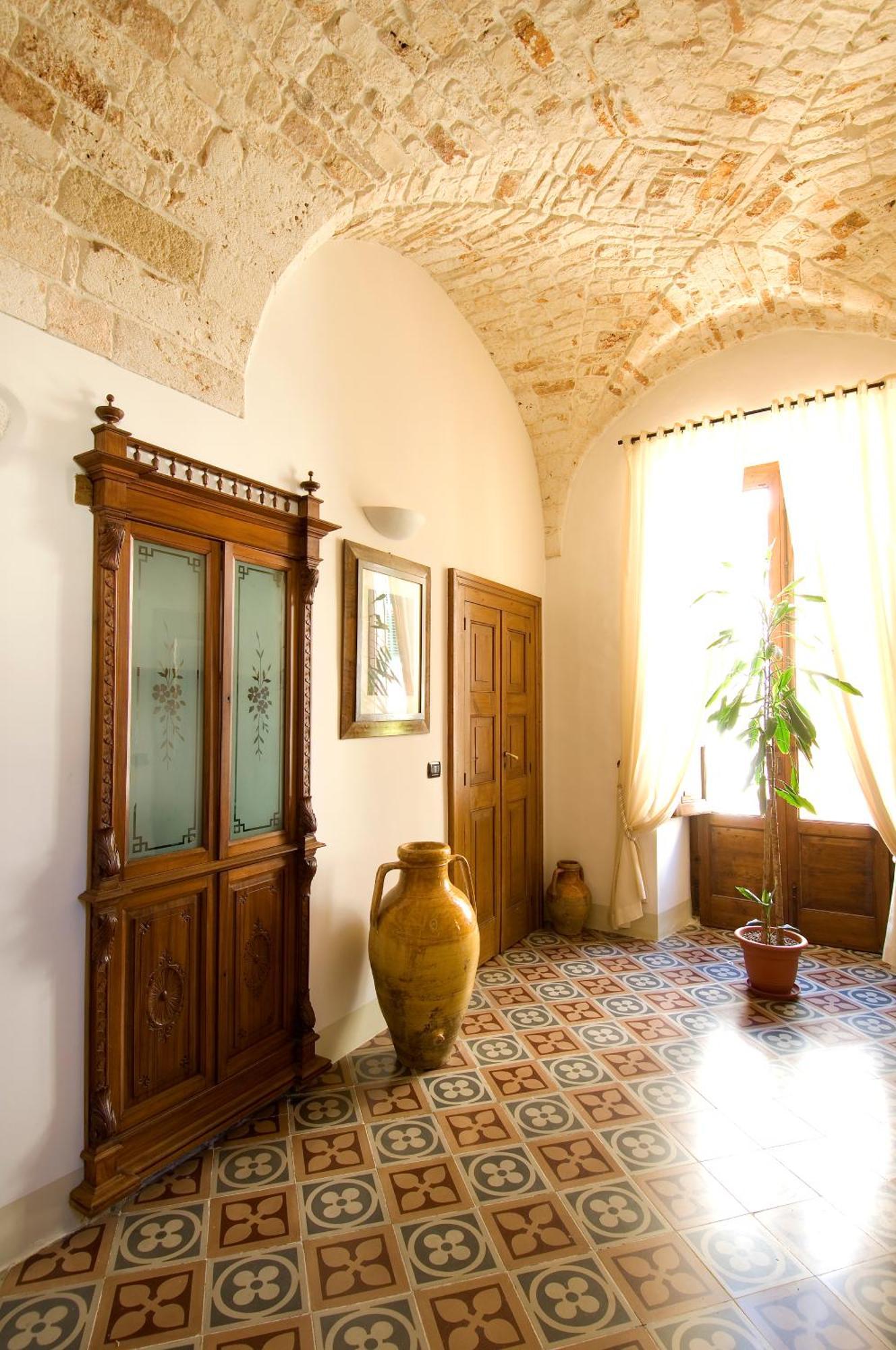 Hotel Palazzo D'Erchia Conversano Exterior photo