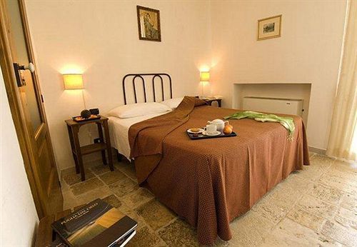 Hotel Palazzo D'Erchia Conversano Exterior photo