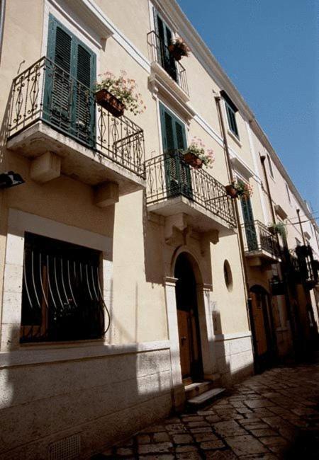Hotel Palazzo D'Erchia Conversano Exterior photo